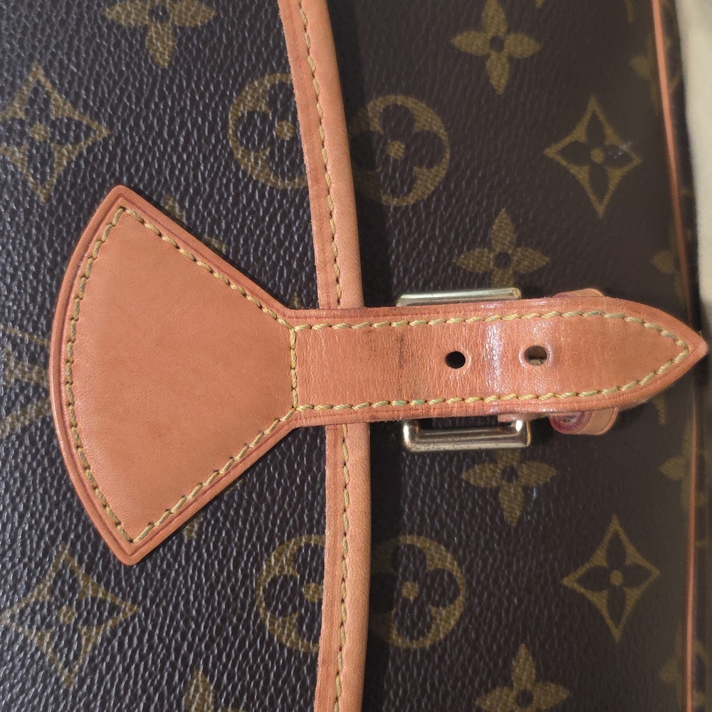 Authentic Louis Vuitton Sologne Crossbody Bag - Picture 6 of 10